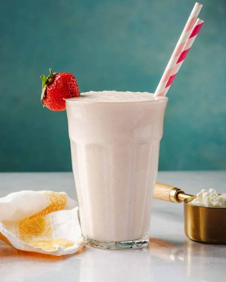 Delicious cottage cheese smoothie with strawberry cheesecake flavor